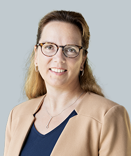 Annelinda-Koldewe-EBACL-website-photo-2_320x380